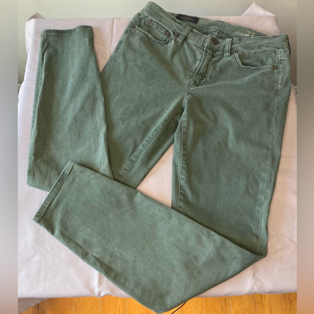 J.Crew Toothpick distressed army green pants. Size 27